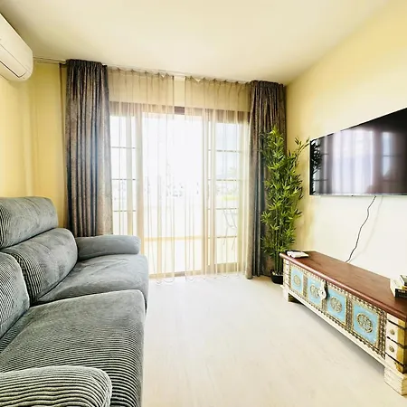 Windsor Park Sea View Apartament