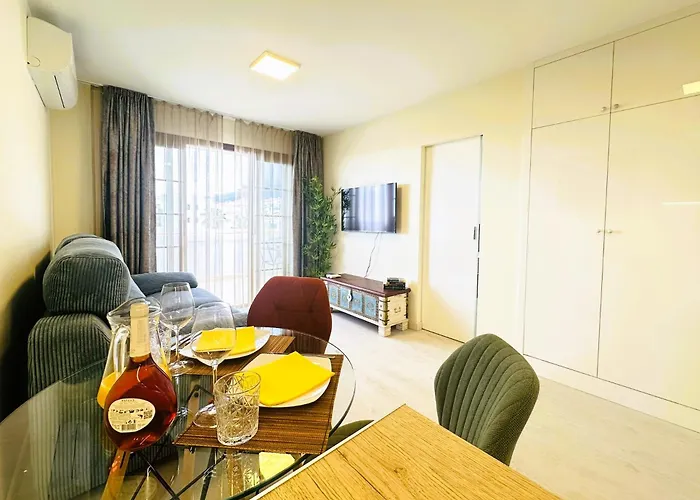 Windsor Park Sea View 아데제